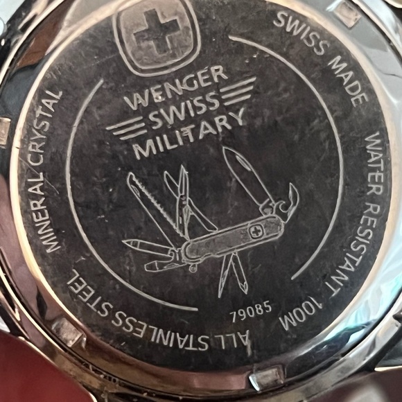 Wenger Swiss Military Round Gold and Silver Unisex Watch Working - Picture 9 of 9